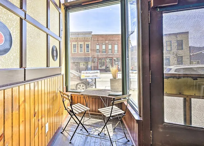 Walk To River: Unique Studio In Renovated Bar!