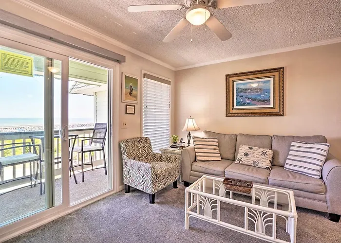 Beachfront Isle Of Palms Condo W/ Balcony & Pool!