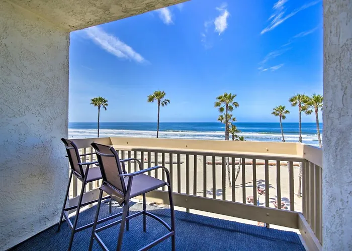 Stunning Oceanside Condo: Walk To The Beach!