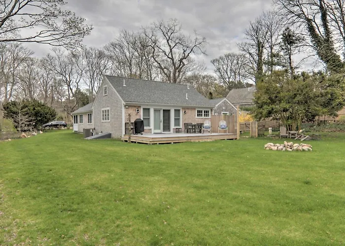 Walk To Beach! Cape Cod Cottage W/ Fire Pit