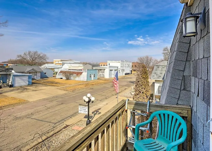 Akron Apartment W/ Balcony - Hunting Nearby!