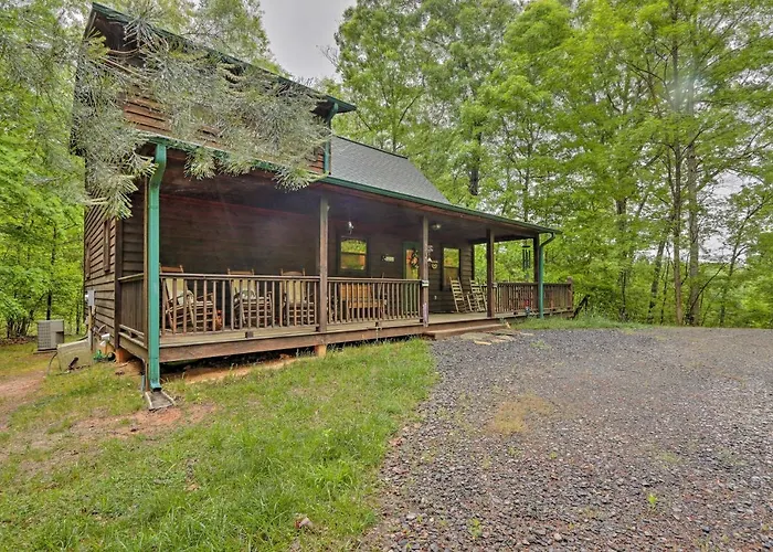 Fire Pit & Grill: Whittlers Mountain Escape!