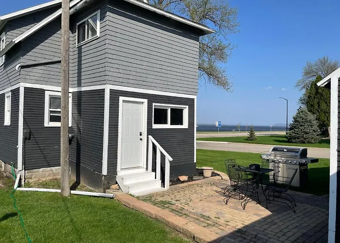 3 Bedroom House With Lake Pepin Views With Access To Shared Pool