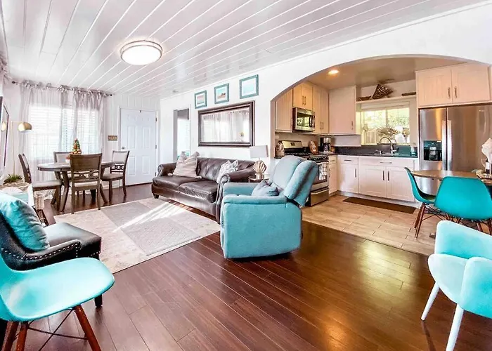 Cozy Beach Home Walking Distance From Ocean