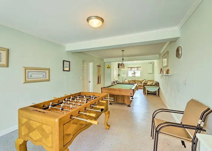 Atlantic Beach Studio W/ Community Pool!