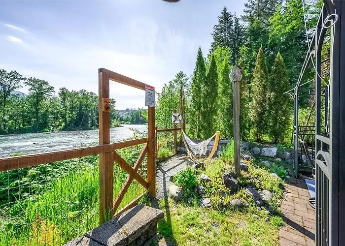 Riverfront Paradise W/ Hot Tub--Little River House
