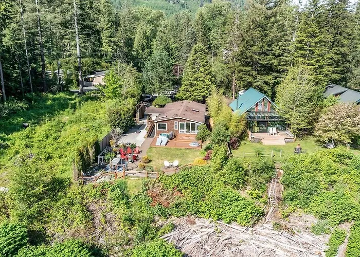 Riverfront Paradise W/ Hot Tub--Little River House