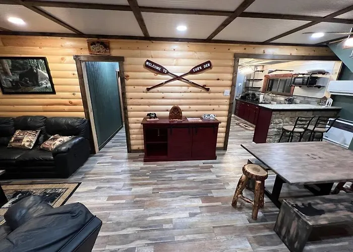 Cubs Den - Hot Tub- Walk To Lake- Fire Pit - Kayaks