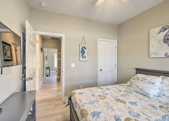 1 Mi To Ocean Isle Beach! Home W/ Shared Lanai