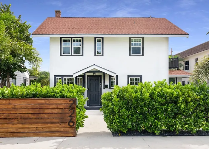Historic Waterfront Estate With Yard & Modern Kitchen