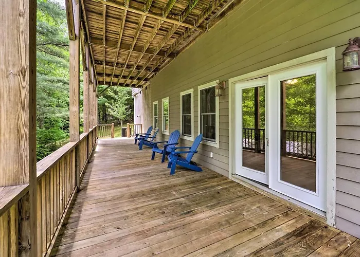 Pond On-Site! Dog-Friendly Blue Ridge Mtn Retreat