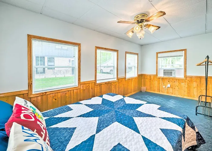 Historic Cabin Retreat: Steps To Okoboji Lake