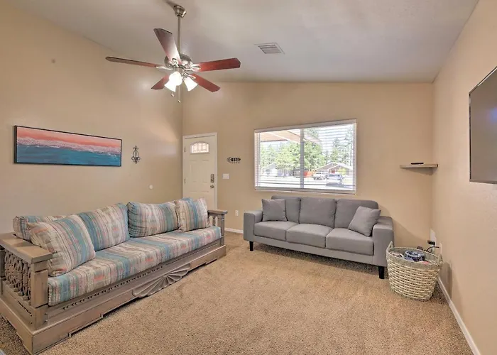 Fenced Yard, Fire Pit: Quiet Show Low Home!