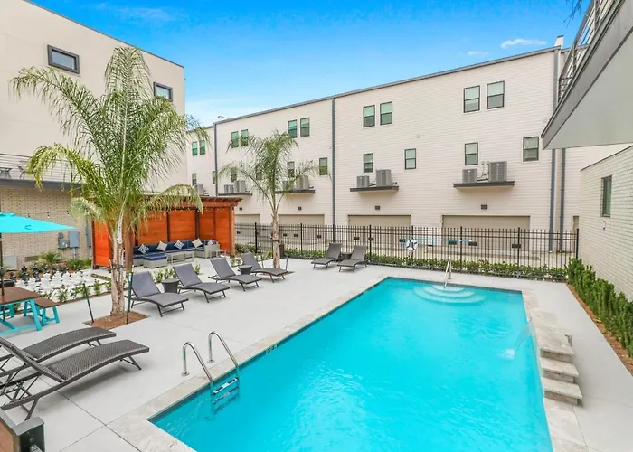 Modern 4Br Villas With Amenities