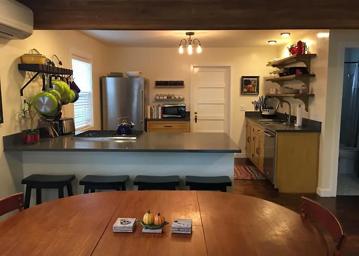 Adorable Home On The Park 10 Miles South Of Eugene