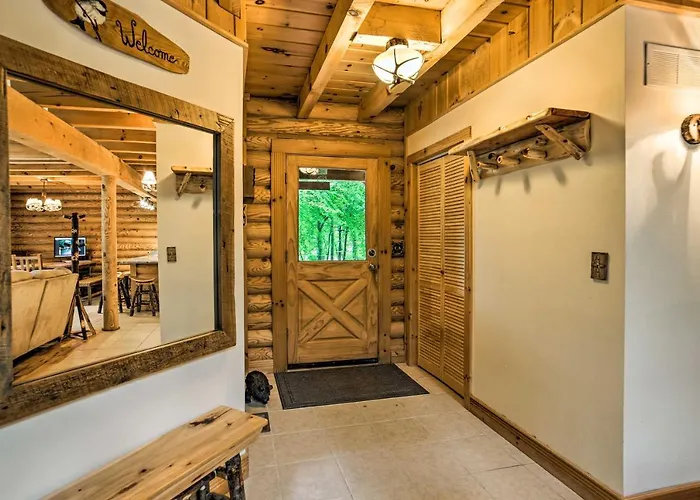 Classy Home W/ Hot Tub: 2 Mi To Lake Access!