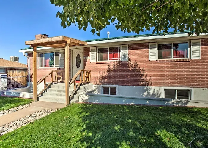 4 Mi To Coors Field: Charming Apartment W/ Patio
