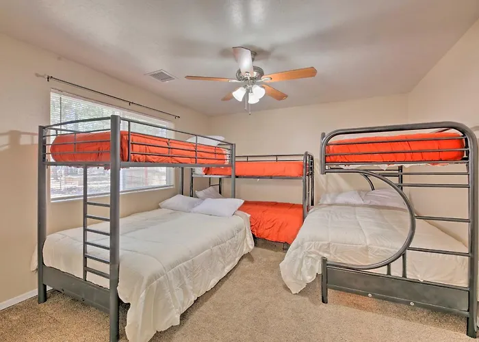 Fenced Yard, Fire Pit: Quiet Show Low Home!