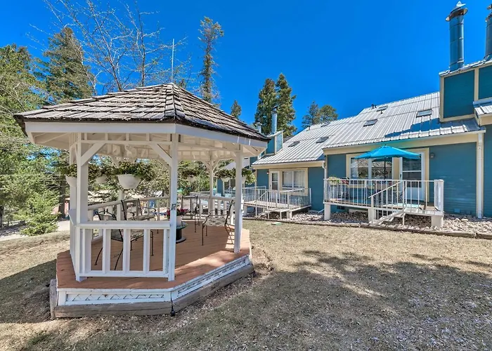 Eclectic Home W/ Deck: 4 Miles To Ski Cloudcroft!