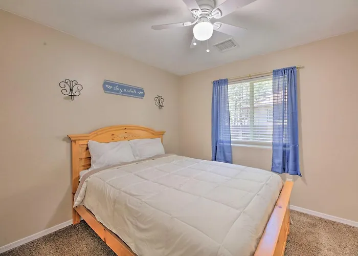 Fenced Yard, Fire Pit: Quiet Show Low Home!