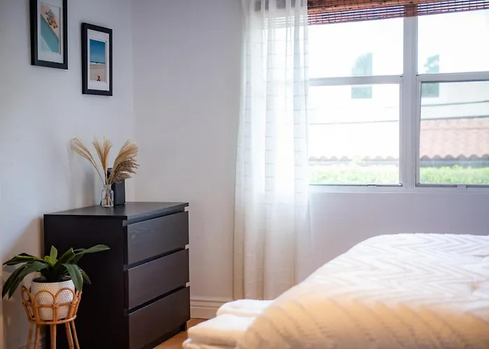 Lux 3 Bedroom Townhouse 1 Block From The Beach