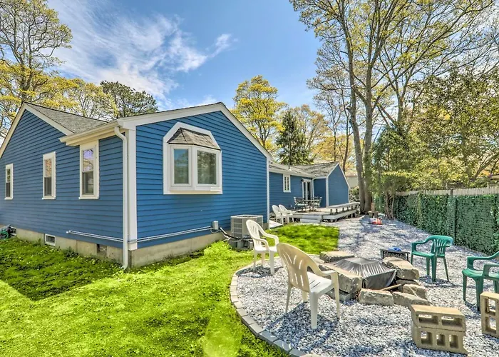 Bike To Beach: Centerville Home W/ Deck!