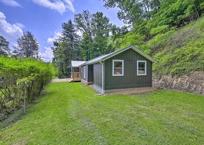 Updated Bristol Retreat ~ 2 Miles To Downtown!
