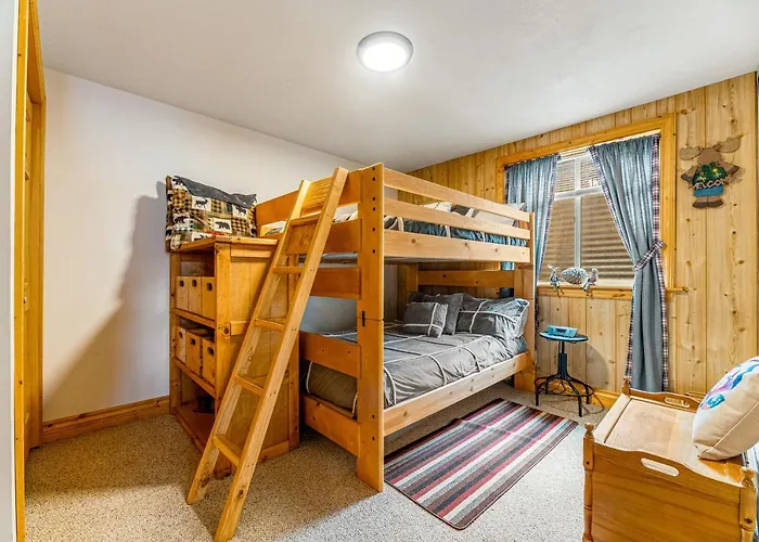 Tetro Rock Retreat