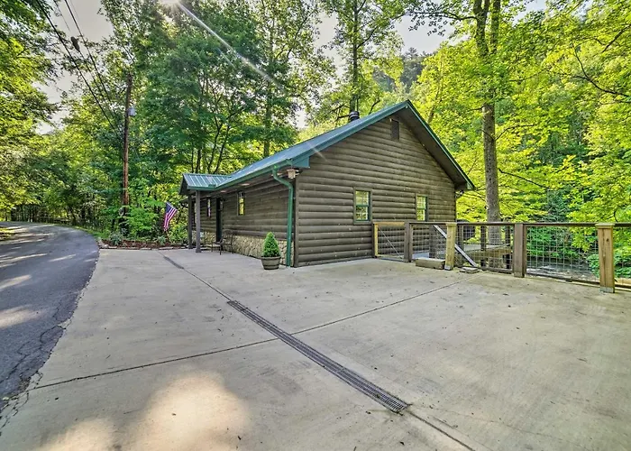 Crystal River Cabin W/ Scenic View & Fire Pit