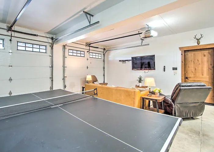 Pool Access: Cle Elum Mtn-View Cabin W/ Game Room