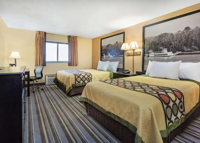 Super 8 By Wyndham Iowa Falls