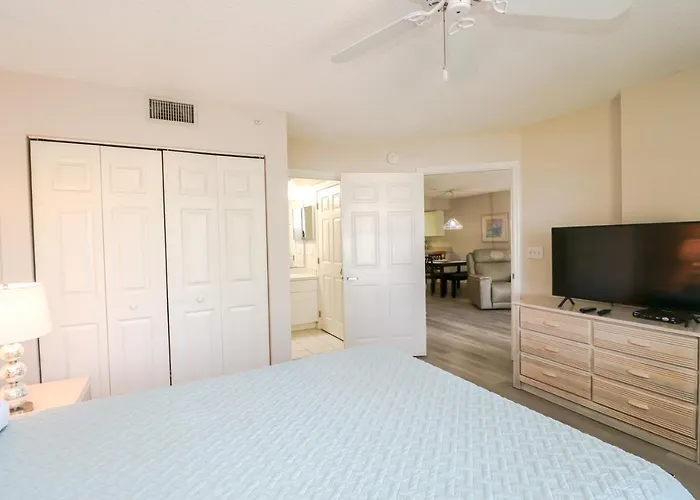 Ocean Village Club L23