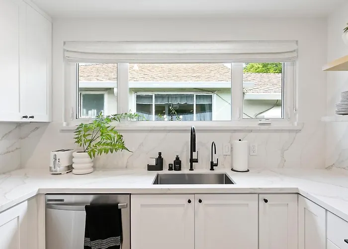 # Marbella Lane - Charming And Modern Home In Sj