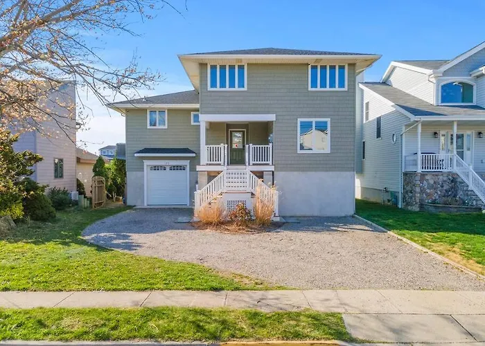 Brand New Fully Renovated Waterfront Property With Outdoor Bar & Firepit