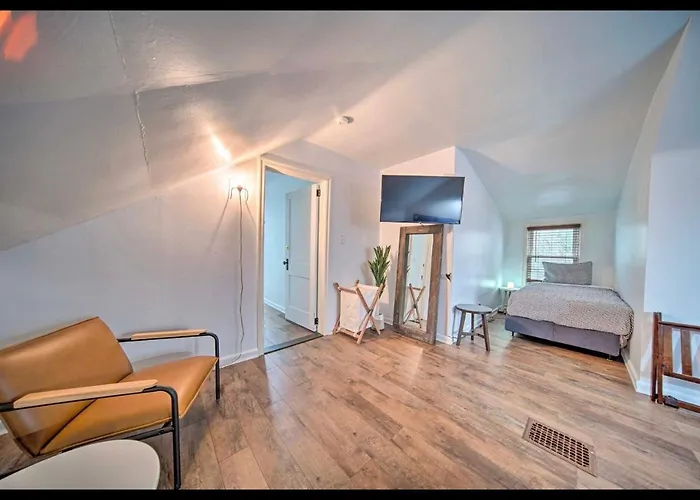 Modern Home • Family Friendly • Grill • Fireplace