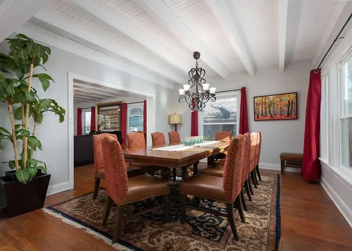 Grand Performance Home 3 Min To Downtown, Stockyard, At&T