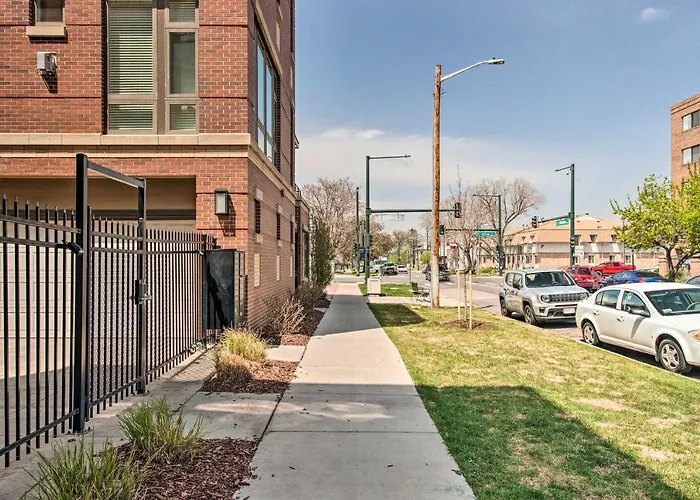 Rooftop Deck & City Views: Denver Abode!