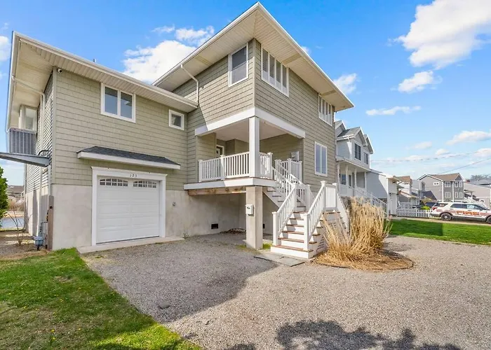 Brand New Fully Renovated Waterfront Property With Outdoor Bar & Firepit