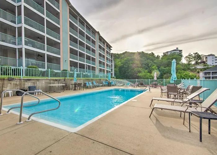 Furnished Balcony, Pool! Waterfront Lake Ozark Gem