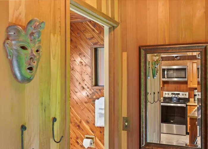 Cozy Creek Cabin - On Austin Creek Hot Tub - Dog Friendly - Bbq Grill - Fast Wifi
