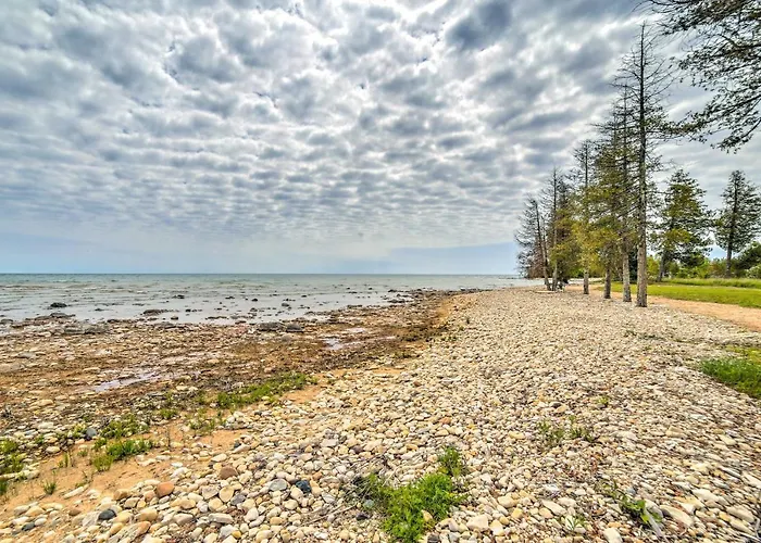 Secluded Lake Michigan Home: Private Fire Pit