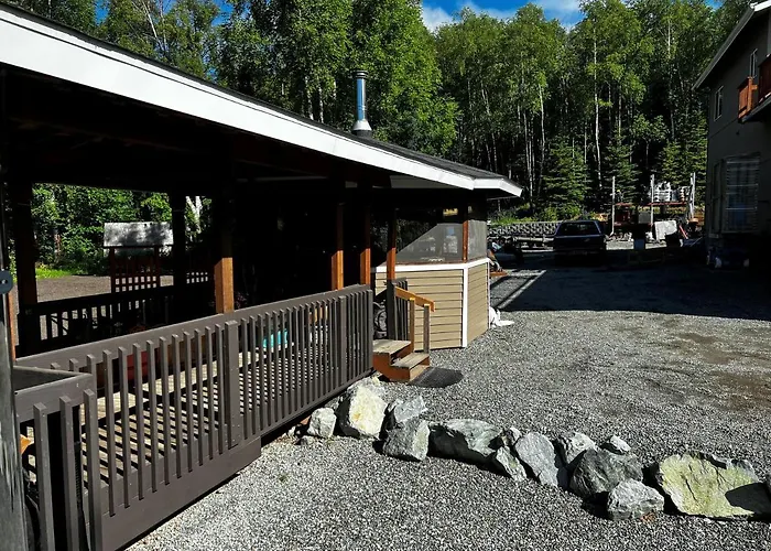 Newly Remodeled Spacious Units, Minutes From Mountains, Inlet, Downtown And Airport