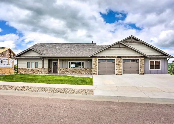 Luxe Spearfish Hideaway: Golf, Hike, Explore!