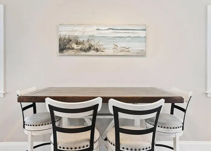 Spectacular 3 Bedroom Condo One Block To The Beach