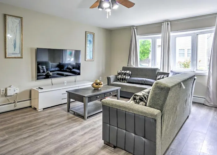 Family-Friendly Keansburg Home: Walk To Beach!