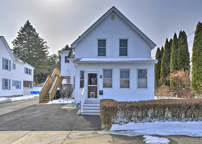 Cozy Getaway - 10 Miles To Mount Wachusett Skiing!