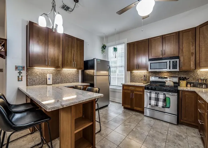 Downtown Historic 2Bdrm, Walk To Riverwalk, Alamo; Beautifully Renovated!
