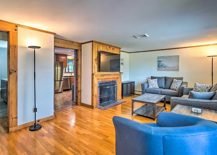 Pet-Friendly Yard! Fun Family Home In Cape Cod