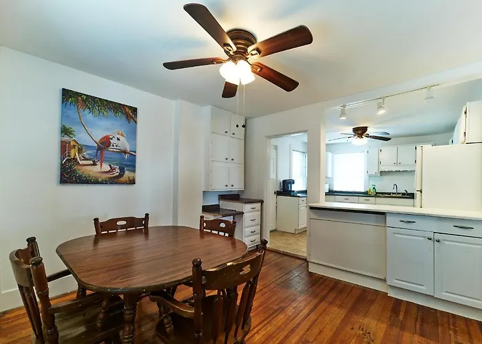 7 Beachside Inn