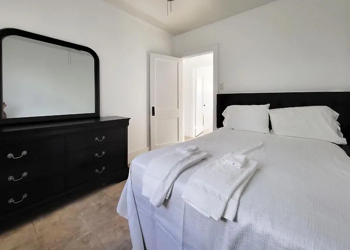 7 Beachside Inn